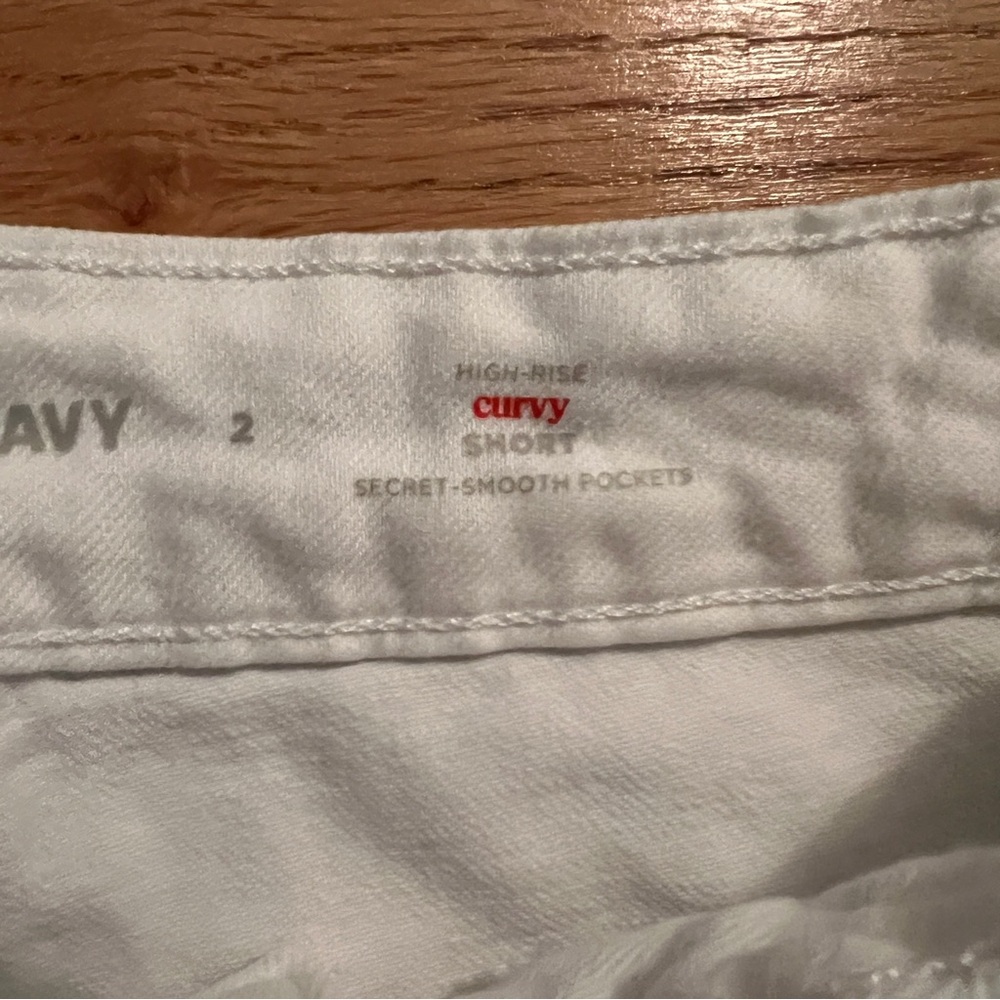 NWT Old Navy White Jean Shorts High-Rise Curvy Secret-Smooth Pockets - Picture 5 of 8